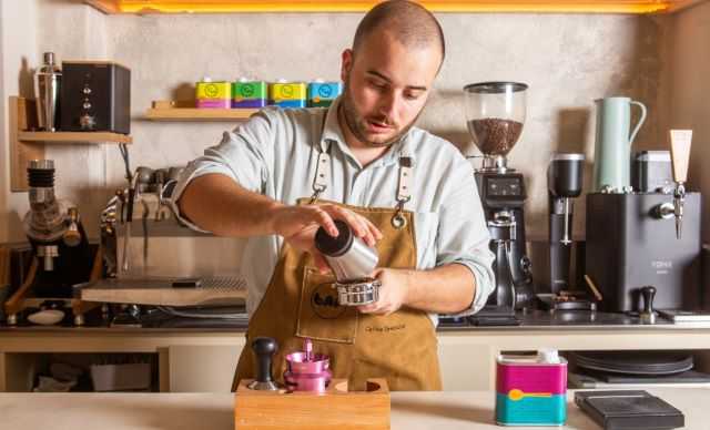 Gianmarco Frosoni al bancone di Bap (foto concessa)